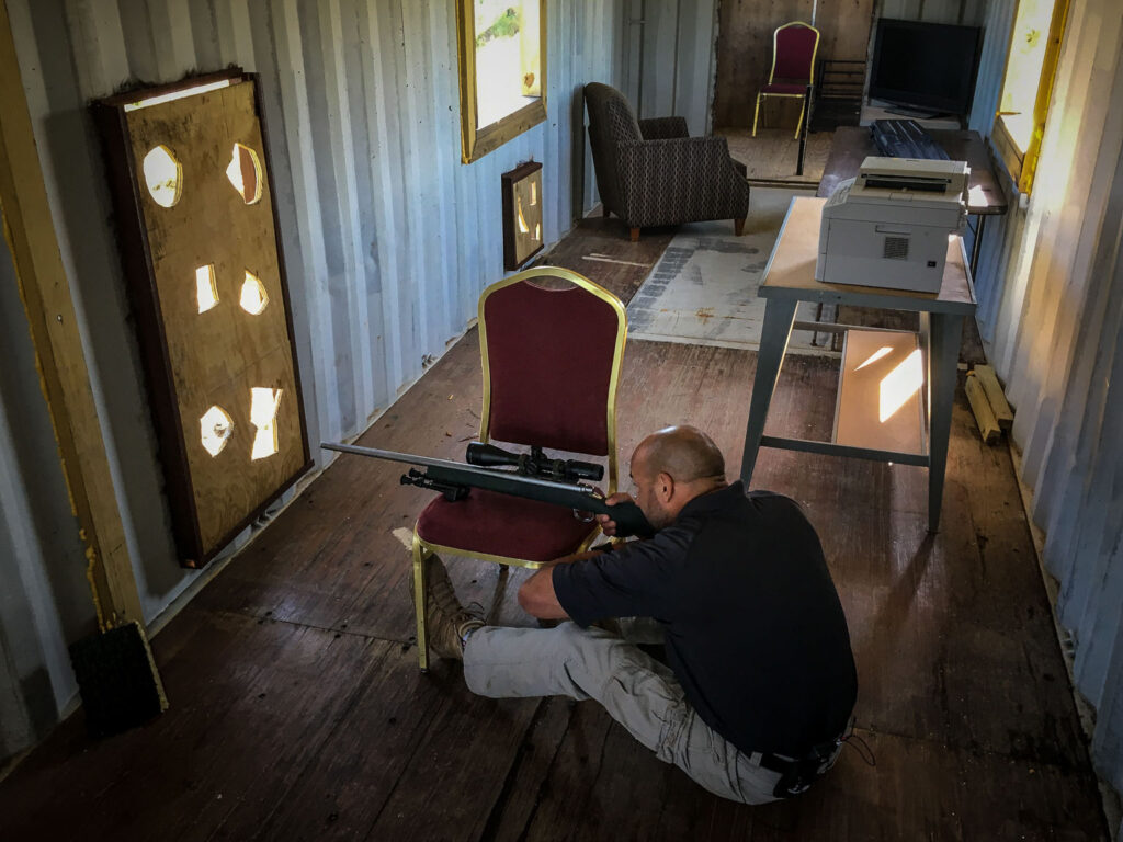 T1G-South-Urban-Sniper-Hide-operator