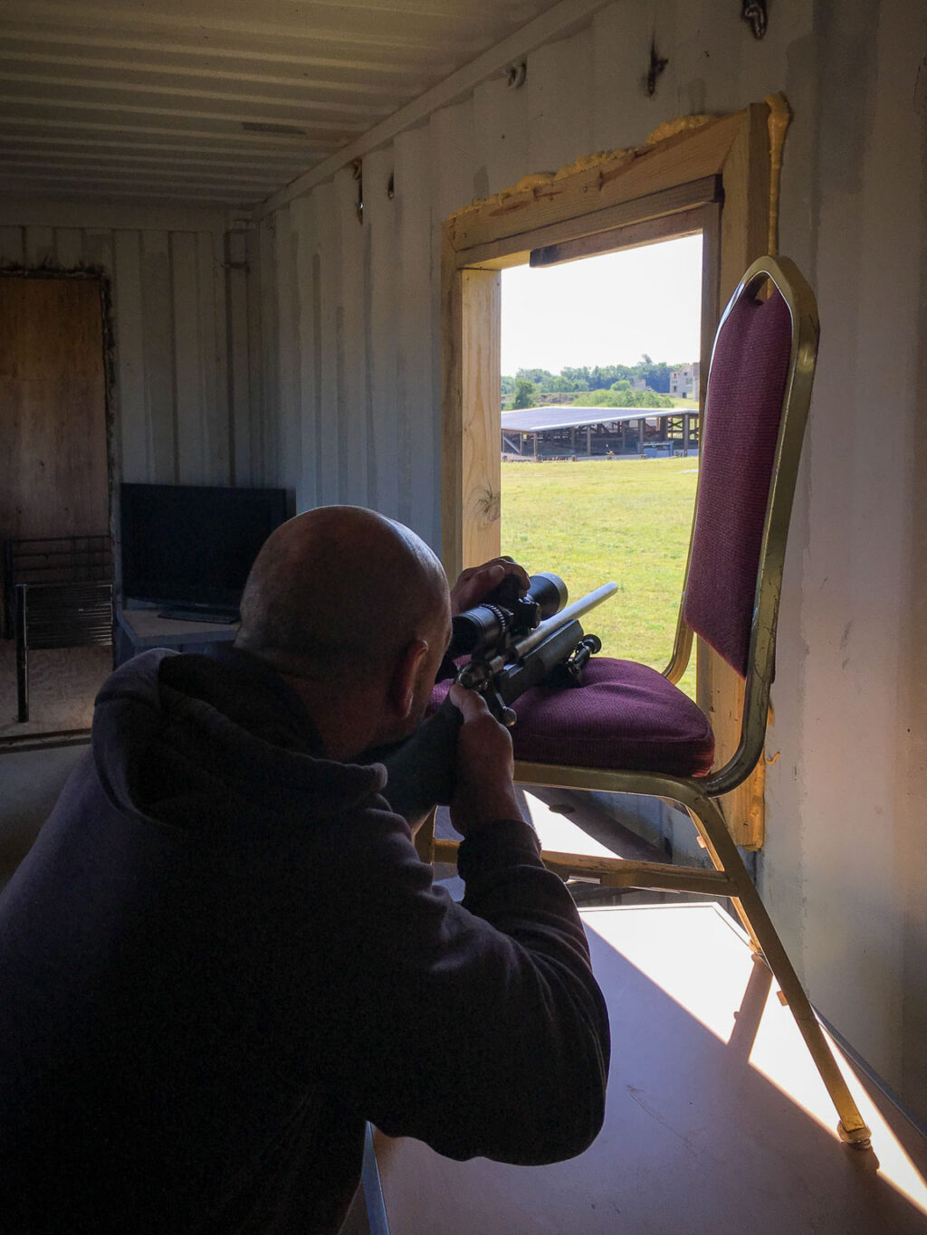 T1G-South-Urban-Sniper-Hides-operator